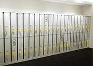 ロッカーに荷物を整理